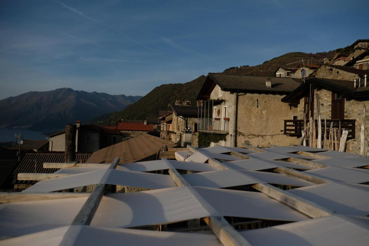 Appartamenti Montemezzo Le Case In Pietra Sorico Exteriör bild