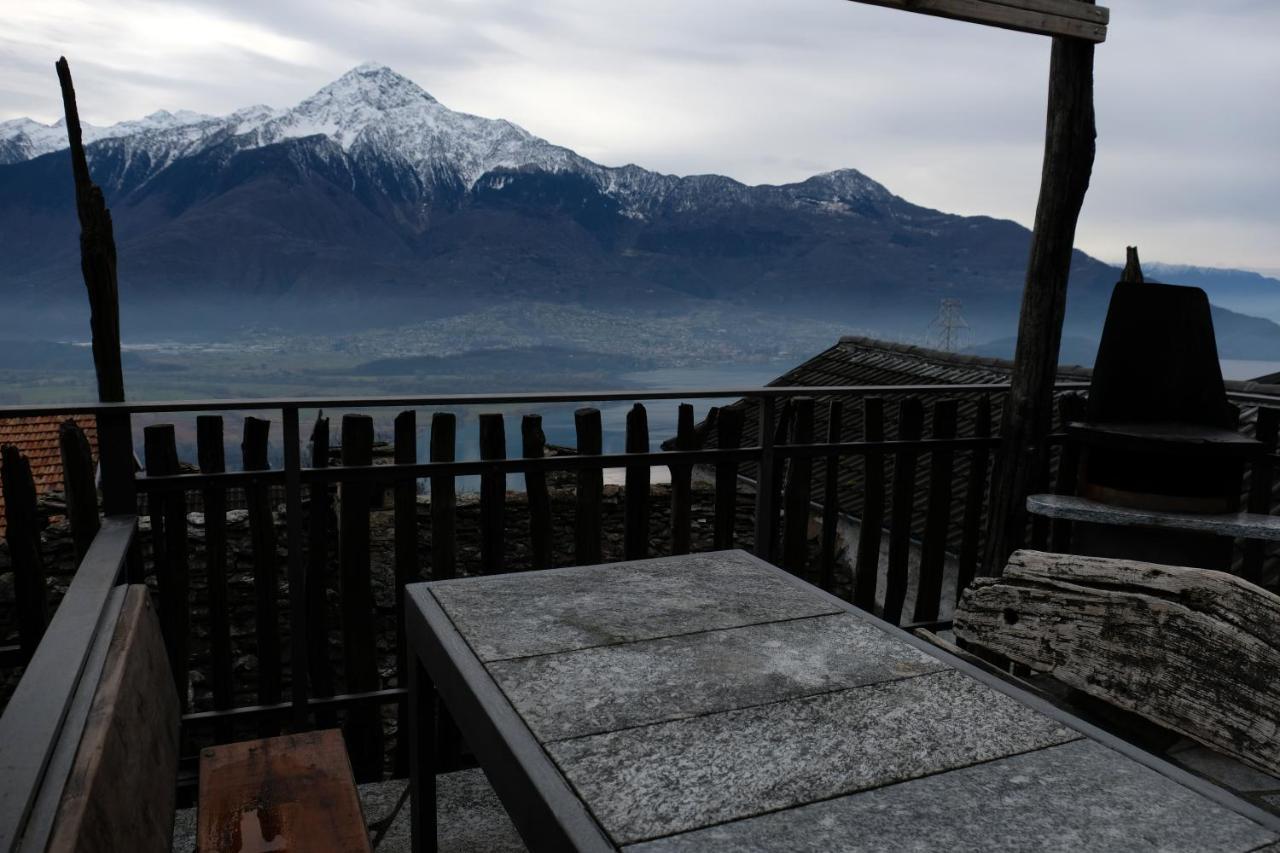 Appartamenti Montemezzo Le Case In Pietra Sorico Exteriör bild