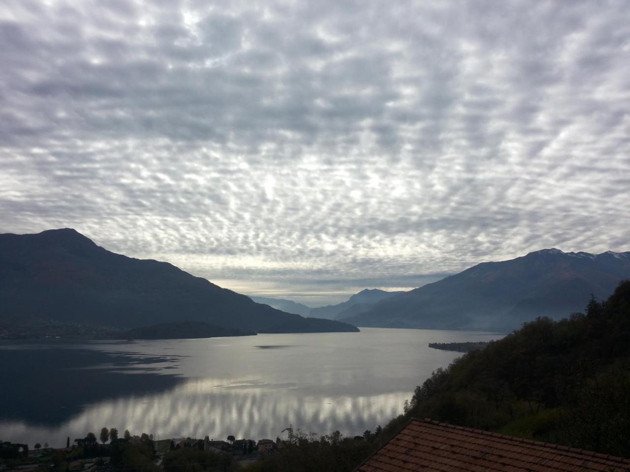 Appartamenti Montemezzo Le Case In Pietra Sorico Exteriör bild