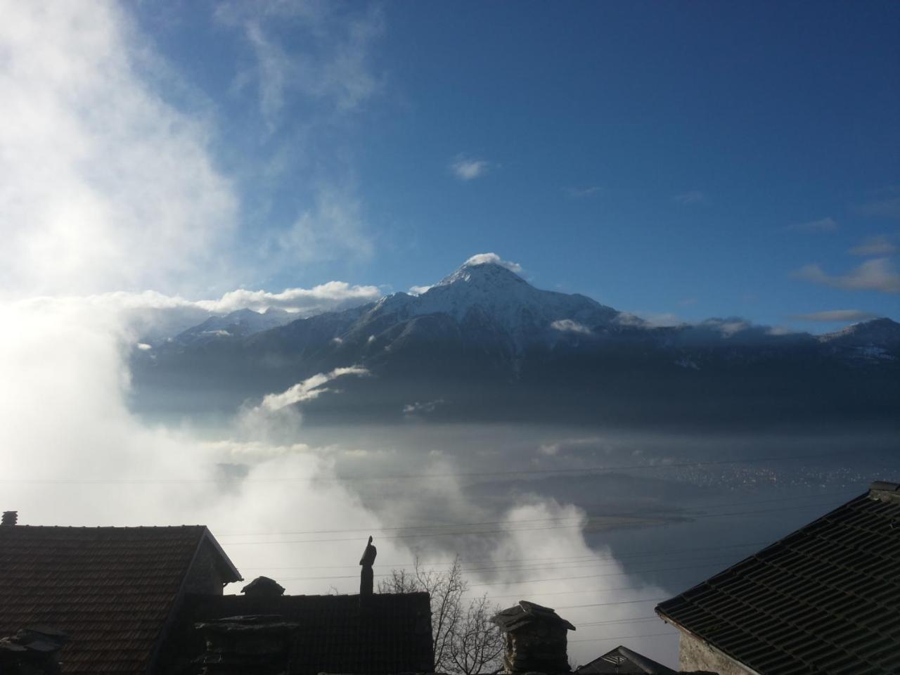 Appartamenti Montemezzo Le Case In Pietra Sorico Exteriör bild